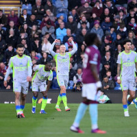 श्रेष्ठलाई संस्थापक अध्यक्ष कायम गर्न माग गर्दै प्रदर्शन