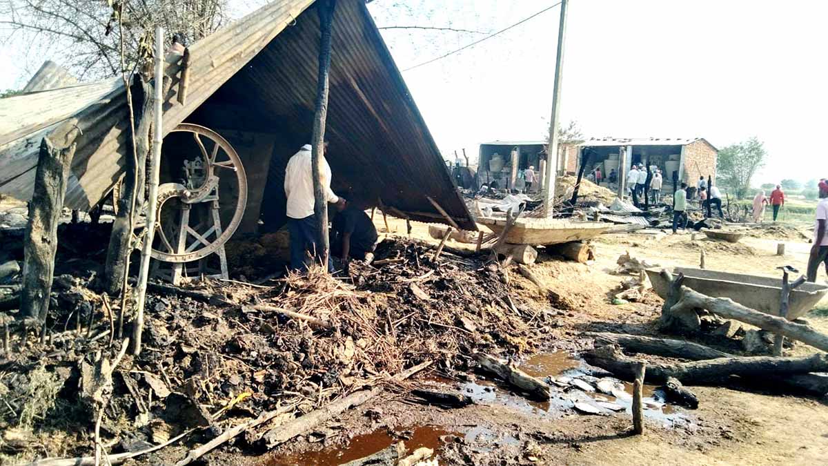 डुडुवाको कृषि चौफेरीमा आगलागी: ६ घर जलेर नष्ट