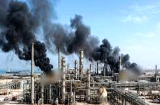 युक्रेनको तेल प्रशोधन केन्द्रमा हमलापछि रुसमा विषाक्त वायु वर्षा