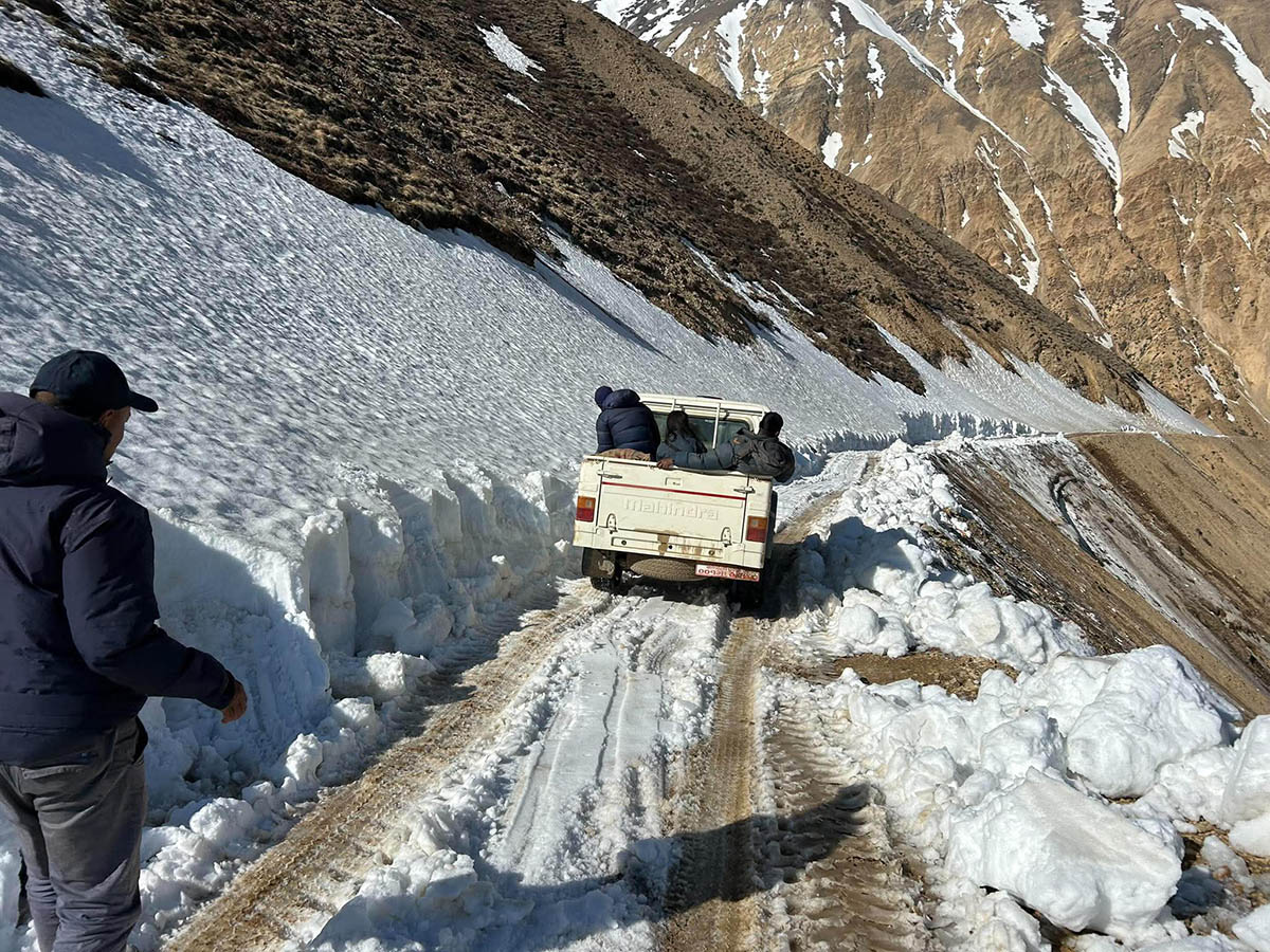 डेढ महिनापछि यारी–हिल्सा सडक सञ्चालन, हिउँ पन्छाएपछि यातायात सञ्चालन