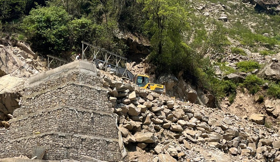 सुकेपानीमा बेलिब्रिज निर्माणका लागि सवारी बन्द