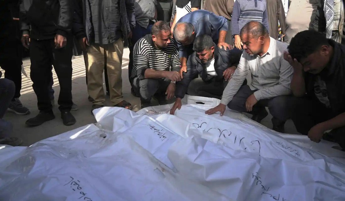 गाजामा भएको इजरायली आक्रमणमा १३ जनाको मृत्यु