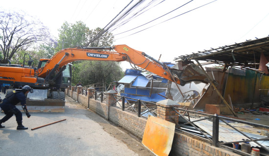 थापाथली क्षेत्रका चालिस प्रतिशत घरटहरा हटाइयो