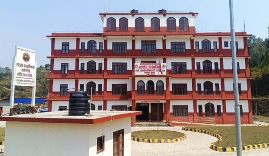 पढाइ सुरु हुनै लाग्यो, तोकिएन शुल्क