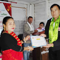 वर्षाका कारण मध्यपहाडी लोकमार्ग अवरुद्ध