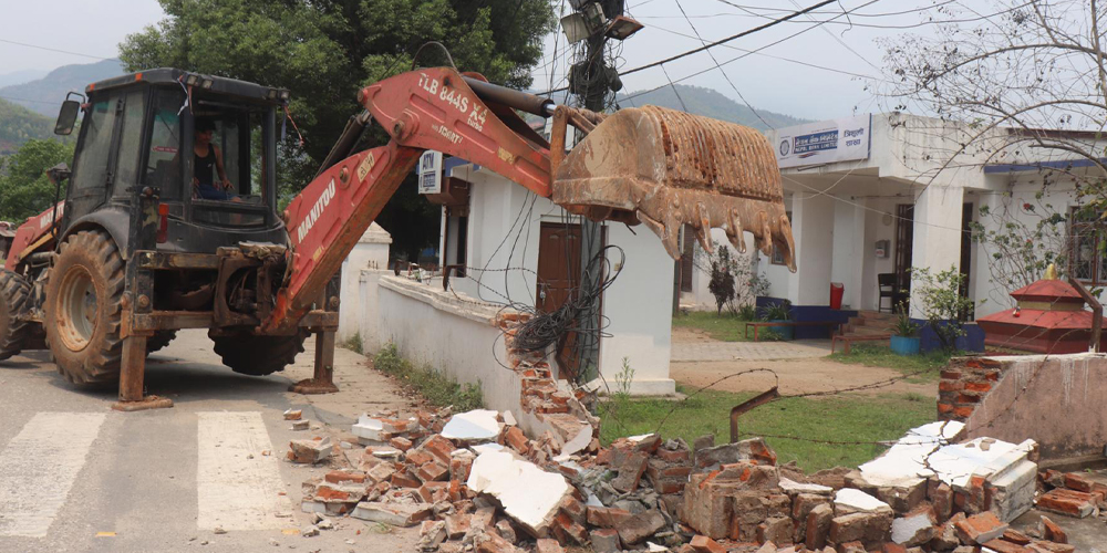 ‘गल्छी–रसुवागढी सडक’का अतिक्रमण हटाउन सुरु