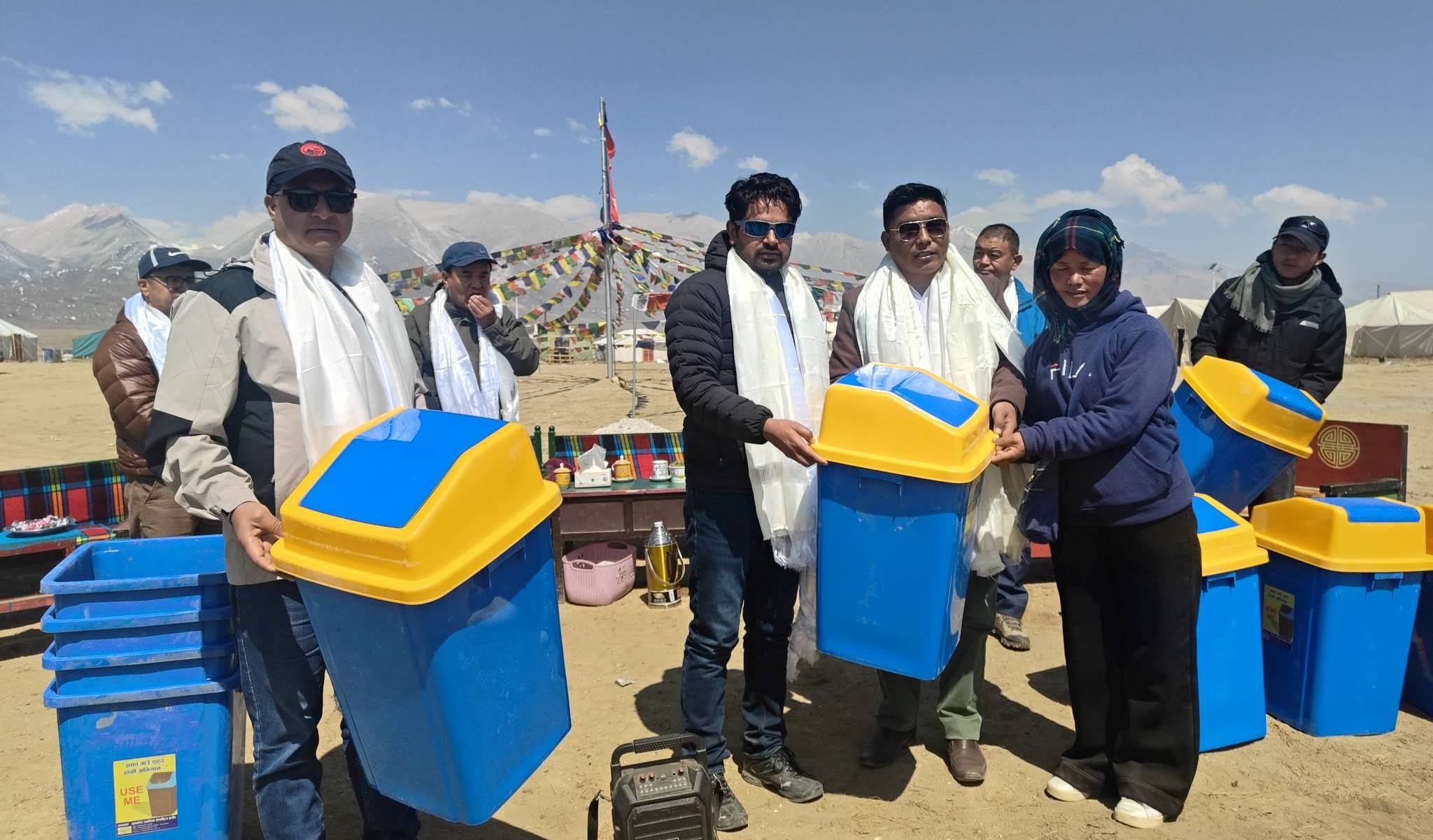 कोरला नाकामा फोहोर ब्यवस्थापनका लागि डस्टबिन