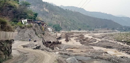 दिगो भनिएको राजमार्ग नै कमजोर