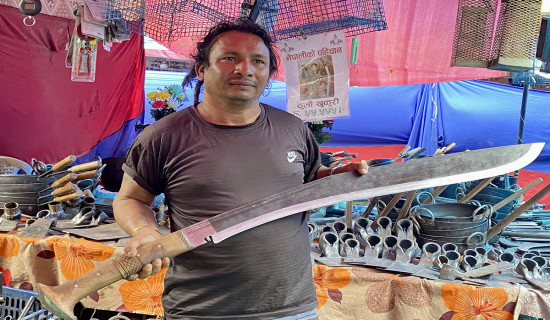 गुल्मी महोत्सवमा २० किलोको विशाल खुकुरी