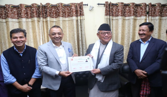 राष्ट्रिय आवश्यकताअनुसार सबैलाई मिलाएर अघि बढ्छौँ :  सभापति थापा