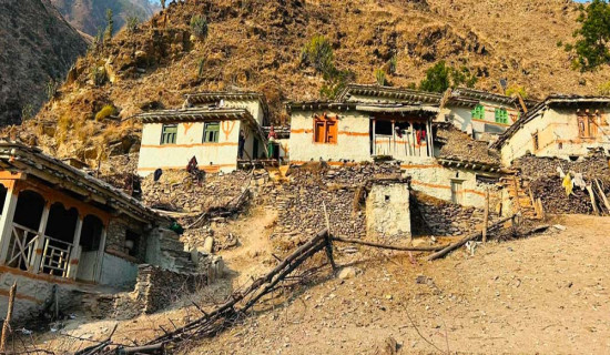 परालको आगो र सिर्जनाको रङ्गयात्रा