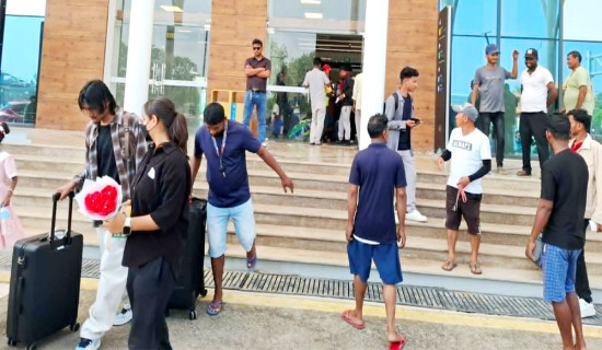 प्यूठानबाट एक सुत्केरी महिलाको हेलिकाेप्टरबाट उद्धार