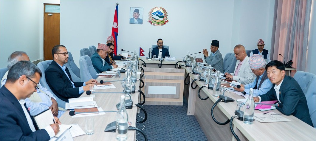 संविधान संशोधनका लागि वरिष्ठ अधिवक्तासँग छलफल