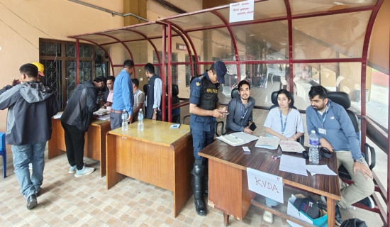 एक विद्यालयमा तीन जना प्रधानाध्यापक