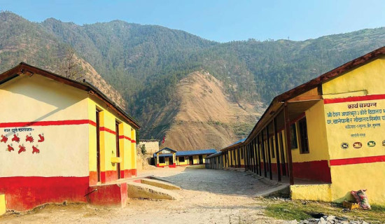 विद्यार्थीले पाए कक्षाकोठा