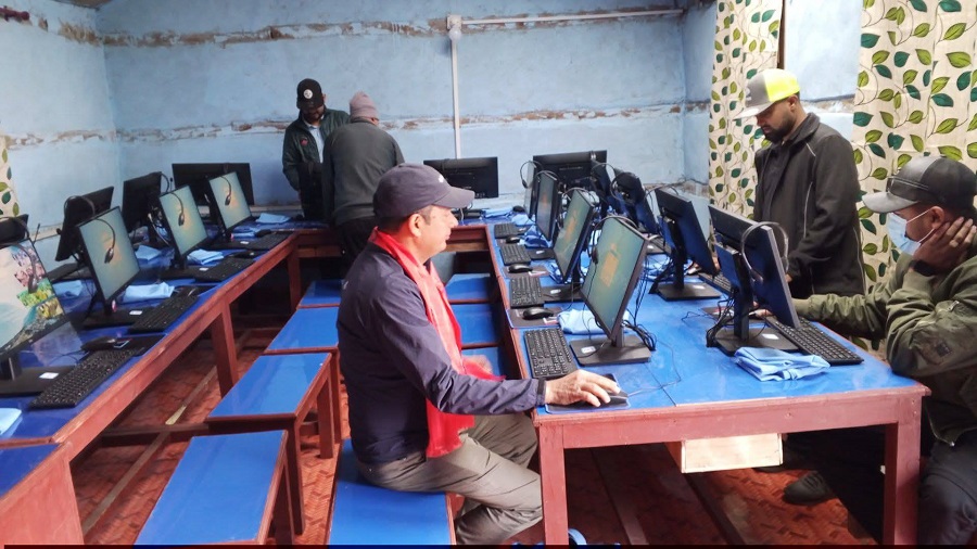 हुम्लाका दुई विद्यालयलाई आईसीटी सामग्री सहयोग