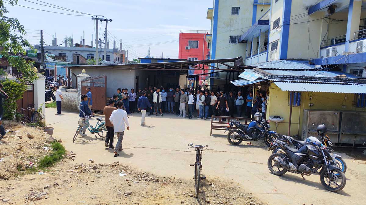 लम्कीचुहा अस्पतालमा प्रदेश सरकारले खटायो कर्मचारी