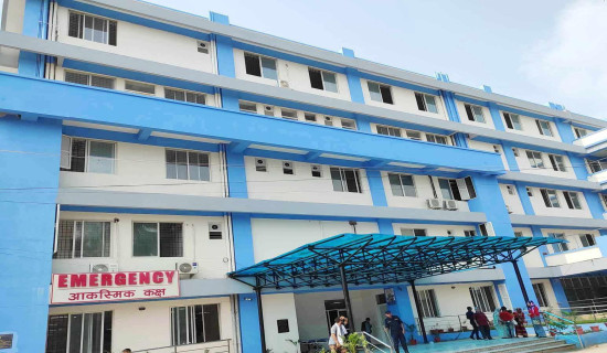 चिकित्सक धम्क्याउने पक्राउ परेपछि भेरी अस्पतालको ओपिडी सेवा सञ्चालन