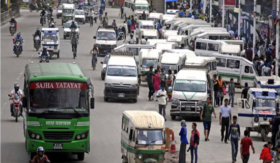 हतारमा शिलान्यास गरिएका अस्पताल लथालिङ्ग