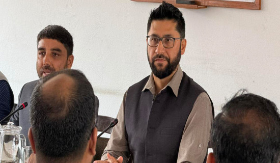 "सत्ता हैन, सेवामुखी शासन"