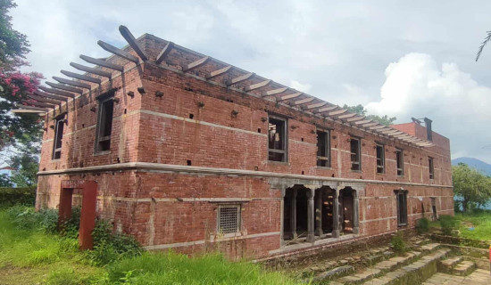 लमजुङ दरबारको निर्माण कार्य अलपत्र