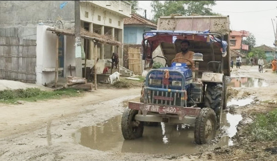 स्थानीयको दबाबपछि धनुषाधाम–रघुनाथपुर सडक निर्माण सुरु