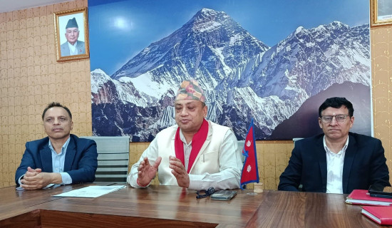 कामको खोजीमा सीमा पार