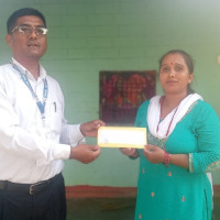 स्वास्थ्य संयोजककी श्रीमती नै नक्कली स्वास्थ्यकर्मी