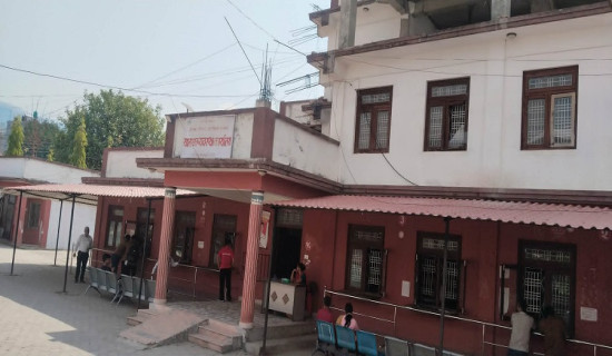 कर्मचारी अभावमा चालक र कार्यालय सहयोगीलाई दर्ताको जिम्मेवारी