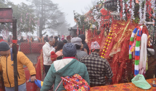 पाथीभरा माताको दर्शनमा भक्तजनहरुको भीड