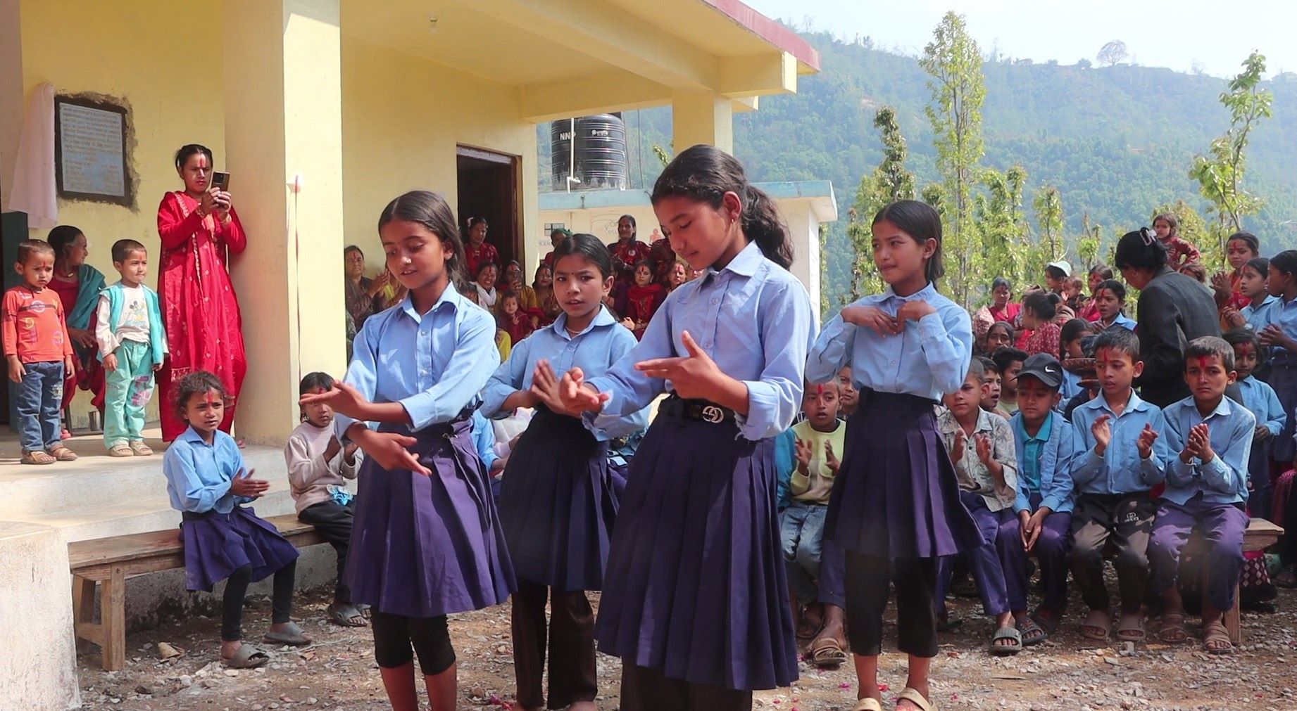 भूकम्प प्रभावित क्षेत्रमा विद्यालय भवन, पढाइ सहज