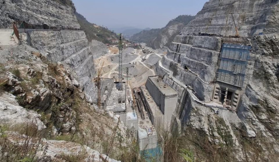 खुमा फाउन्डेसनद्वारा पञ्चकन्यालाई कम्प्युटर प्रदान
