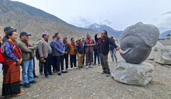 मुस्ताङको पहिचान अब मूर्तिमा : शालिग्राममा कुँदिए भगवान र हिउँचितुवा
