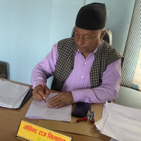 सरकारी जागिर छाडेर बाख्रापालनमा रमाउँदै भुवानी