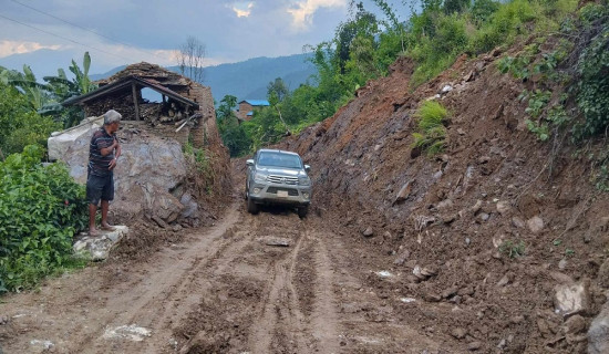 पहिराको जोखिममा रिगाउँ, विद्यालय बन्द
