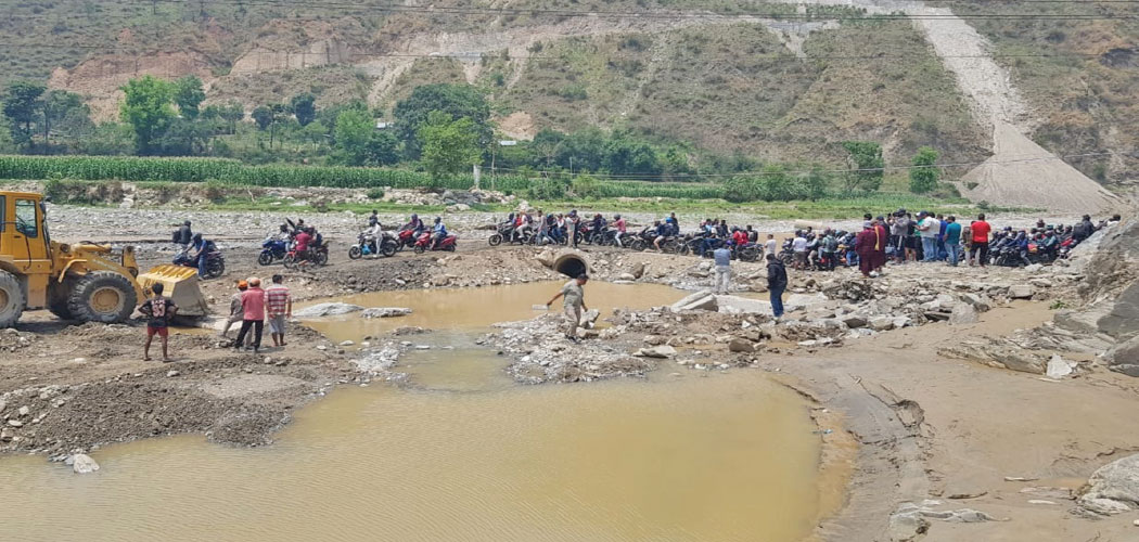 बिपी राजमार्गमा रातको समयमा सवारी सञ्चालनमा रोक