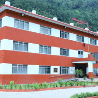 मूल्य समायोजन गर्न निर्माण व्यवसायीको माग