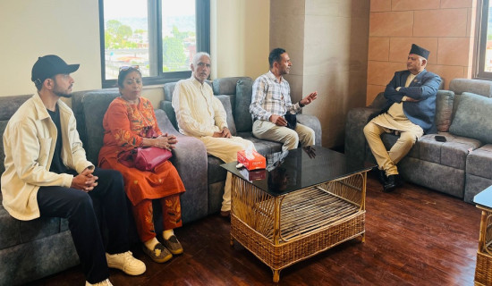 मुख्यमन्त्री आचार्यको प्राकृतिक चिकित्सा विकास र विस्तारमा जोड