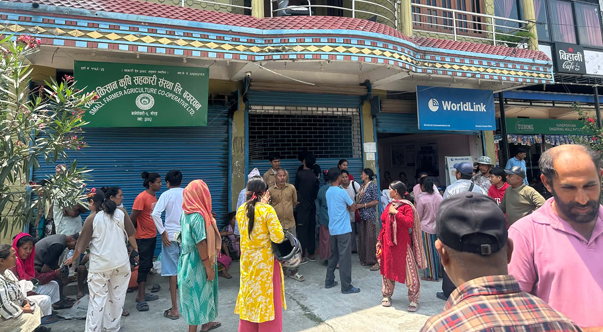 दिनभर लाइन बस्दा पनि १० किलो मल पाउन मुस्किल