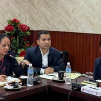 राष्ट्रपति  र नेपाल राष्ट्र बैंकका गभर्नरबीच भेट