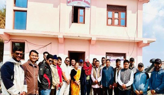 हलेसी तुवाचुङ नगरपालिकाले विस्थापित नागरिकको आवास बनाउन सहयोग गर्ने