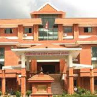 ‘बर्थिङ सेन्टर’ त छ टाढा छ, गर्भवतीलाई ‘स्ट्रेचर’मा लैजानुपर्छ, बोक्ने पुरुष पाइन्न