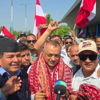 वडा कार्यालयमा पुग्नुपर्ने योजनाको चिठ्ठी बिचौलियाको हातमा