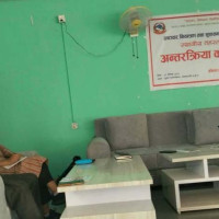महिलालाई नौमती बाजा हस्तान्तरण