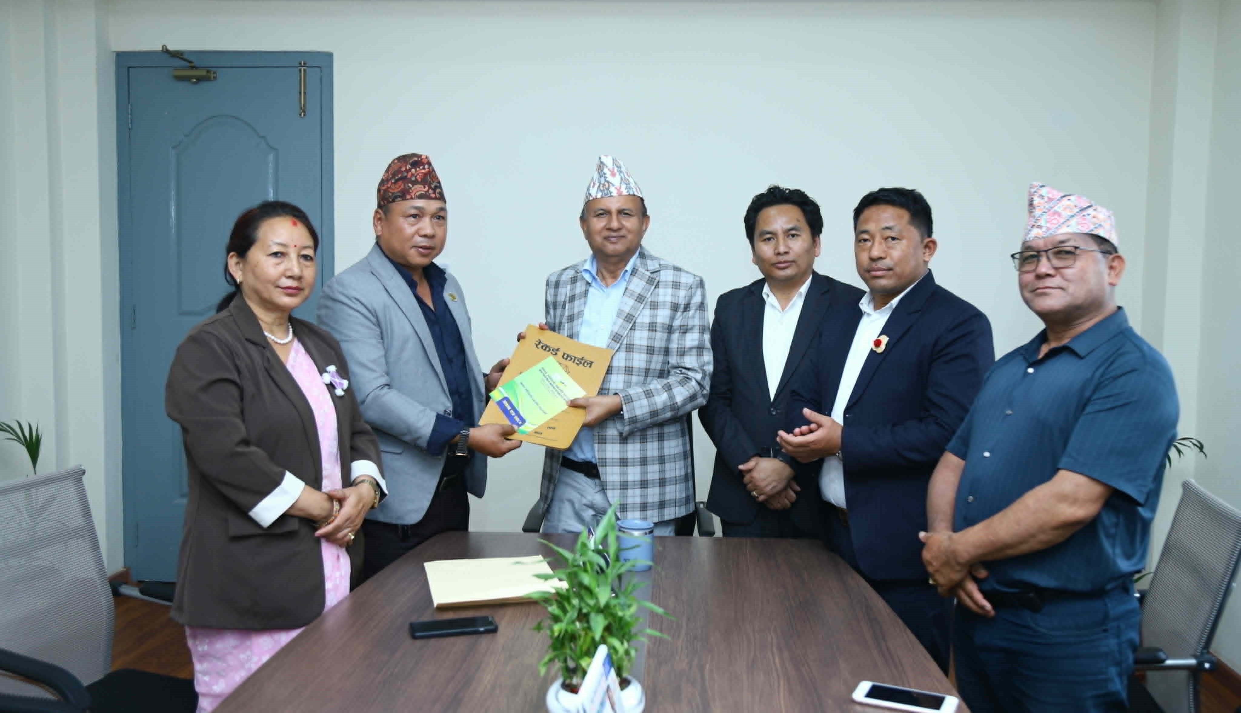 नेफिनले बुझायो दलका नेताहरुलाई अडानपत्र
