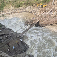 राजविराजमा बजार अनुगमनः कुहिएको मासु बरामद, पसल सिल