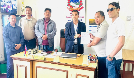 मूल्य समायोजन गर्न निर्माण व्यवसायीको माग