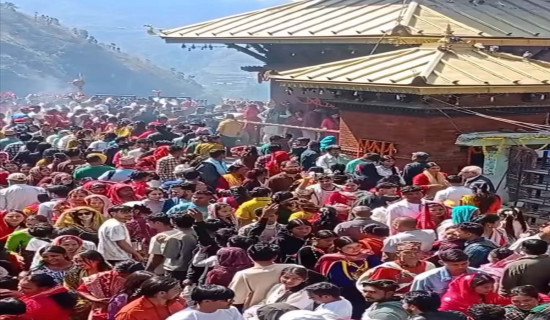 सुपादेउरालीमा तीर्थालुको भिड