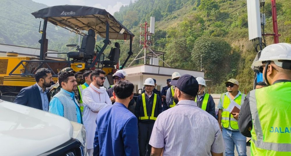 मन्त्री लम्सालद्वारा नागढुङ्गा–मुग्लिङ सडकको स्थलगत अनुगमन