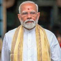 दिदी समूहबाट बहिनी समूहलाई बाख्रा उपहार